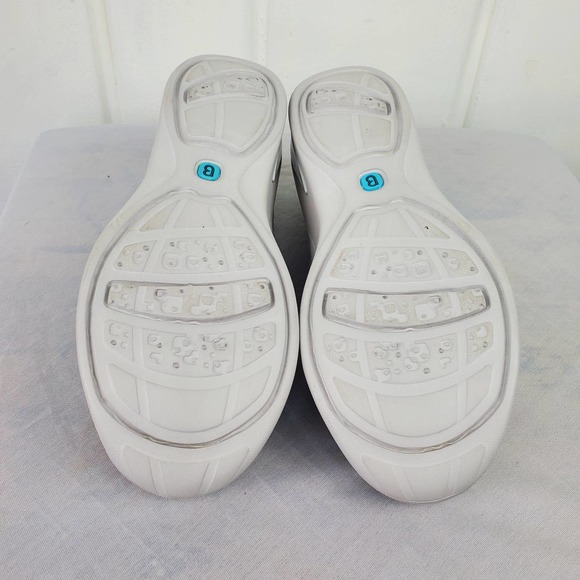 Bzees Flirty Gray Lace Slip On Cushioned Sneakers Women's Size 6M - Picture 8 of 11